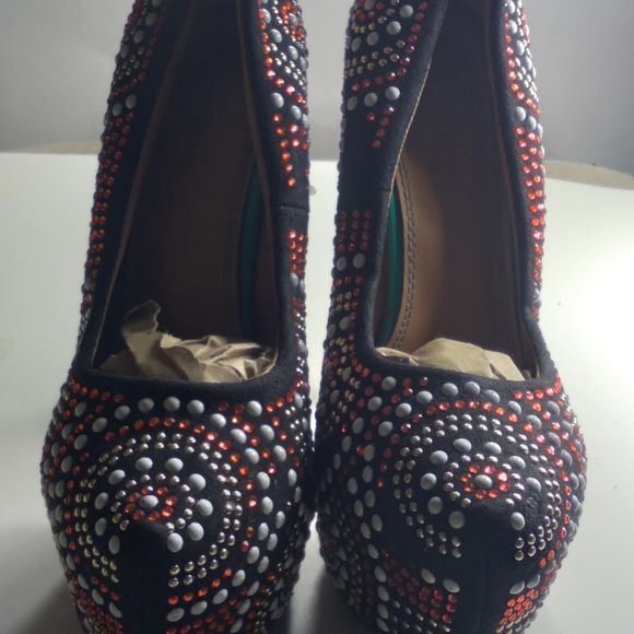 Shoes - Picture 14 of 15